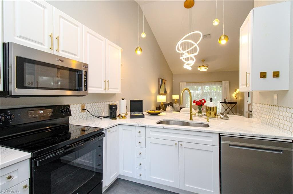 3540 Avion Woods CT # 402, NAPLES FL 34104-4