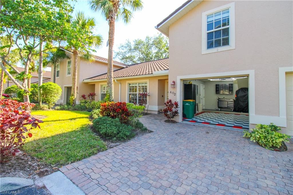 3540 Avion Woods CT # 402, NAPLES FL 34104-39