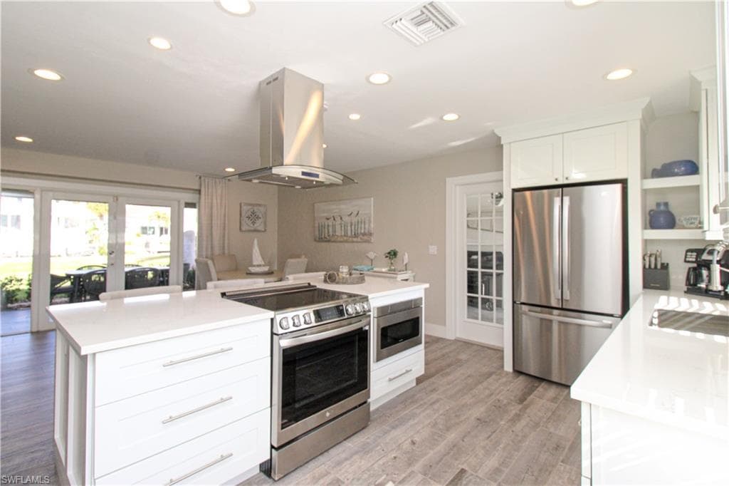 1353 Pelican AVE-22