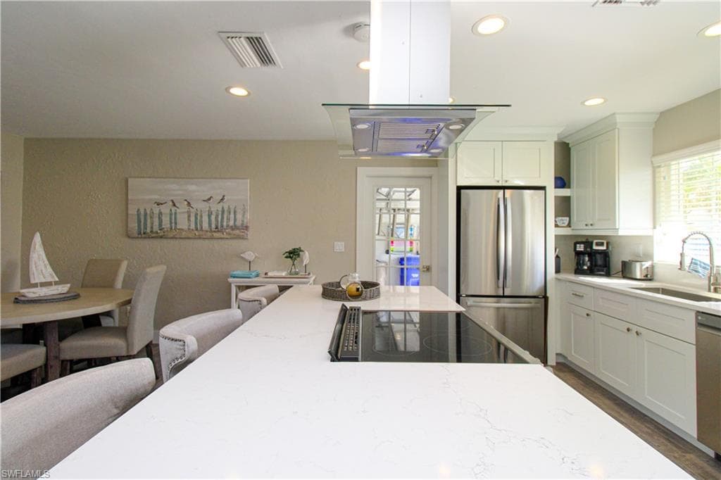 1353 Pelican AVE-16