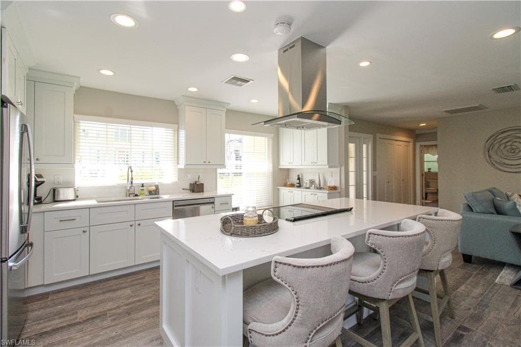 1353 Pelican AVE-25