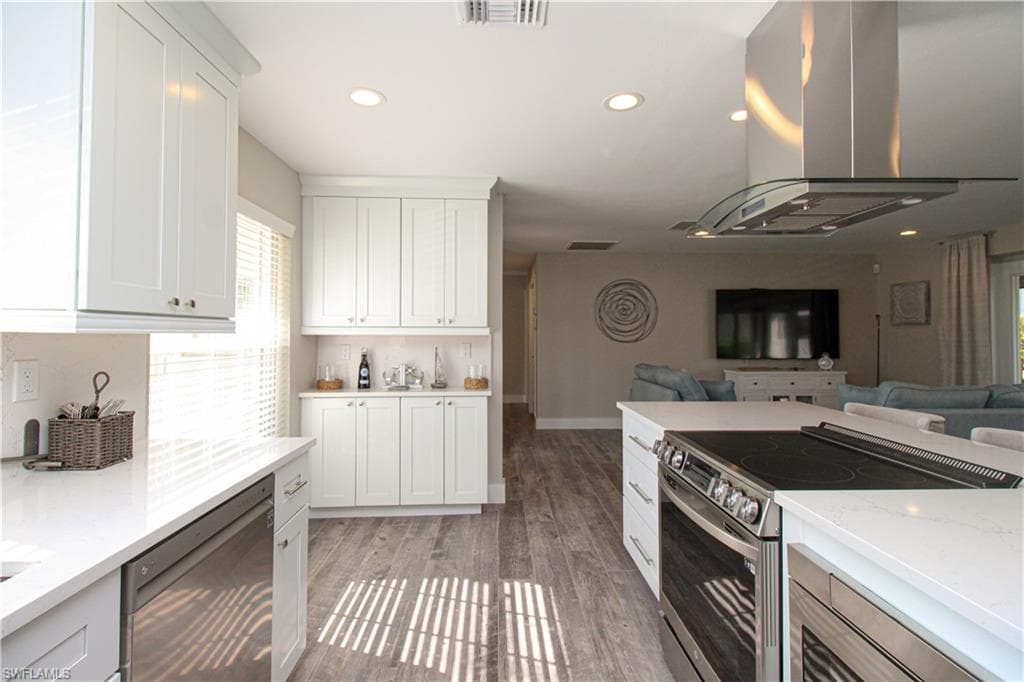 1353 Pelican AVE-21