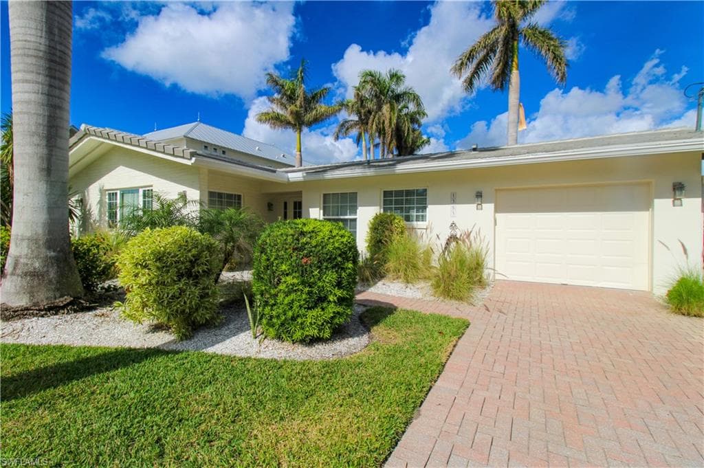 1353 Pelican AVE-2