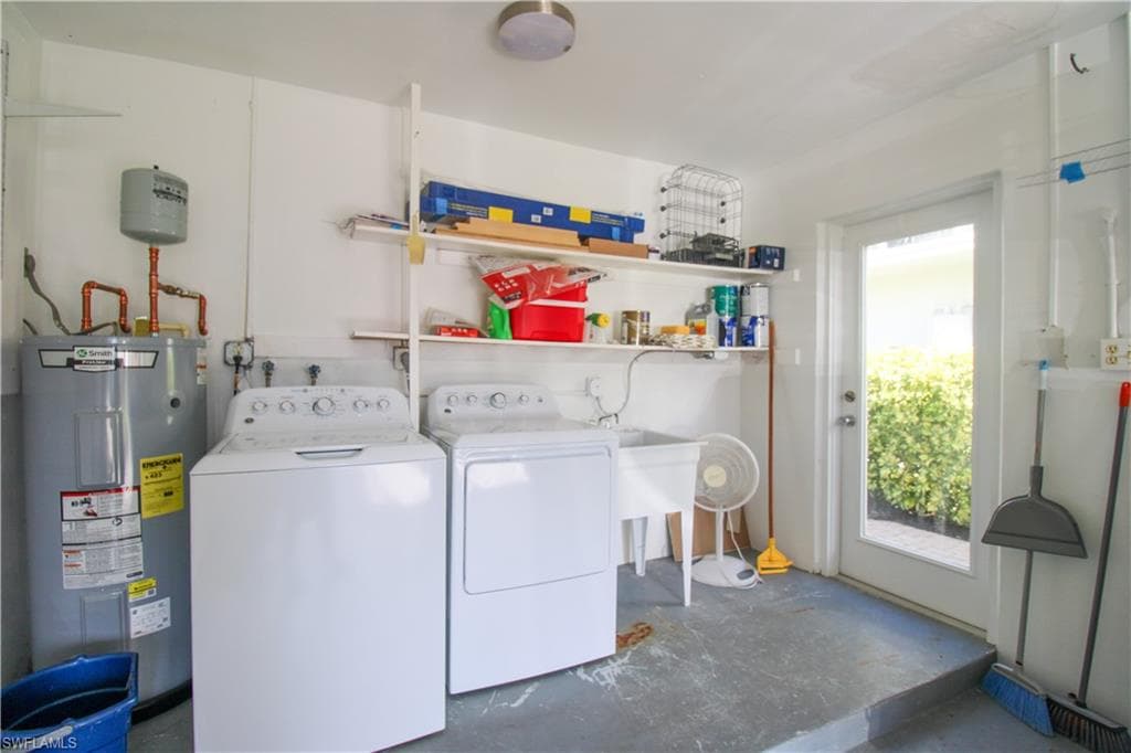 1353 Pelican AVE-40