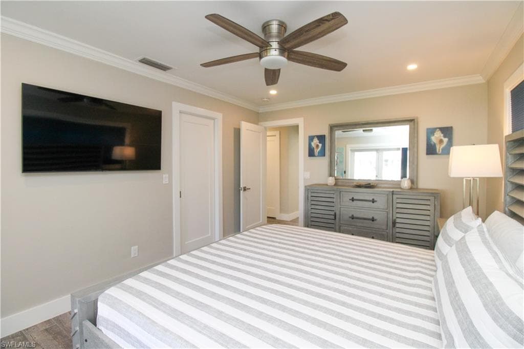 1353 Pelican AVE-28