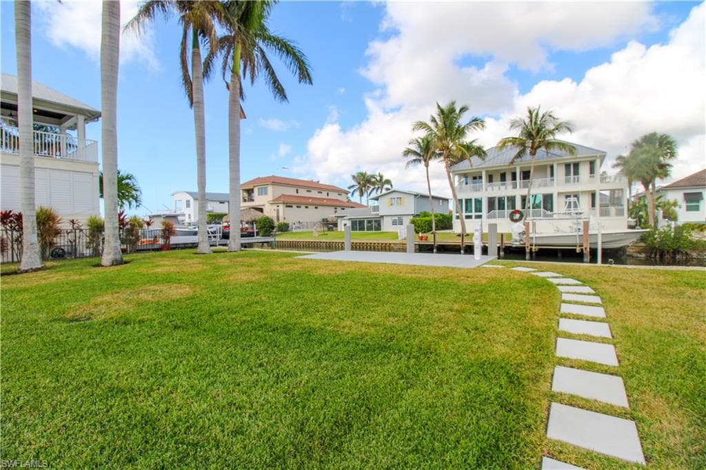 1353 Pelican AVE-3
