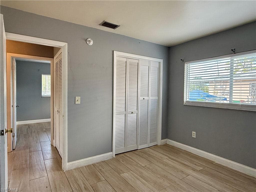 1073 San Remo AVE, NAPLES FL 34104-16