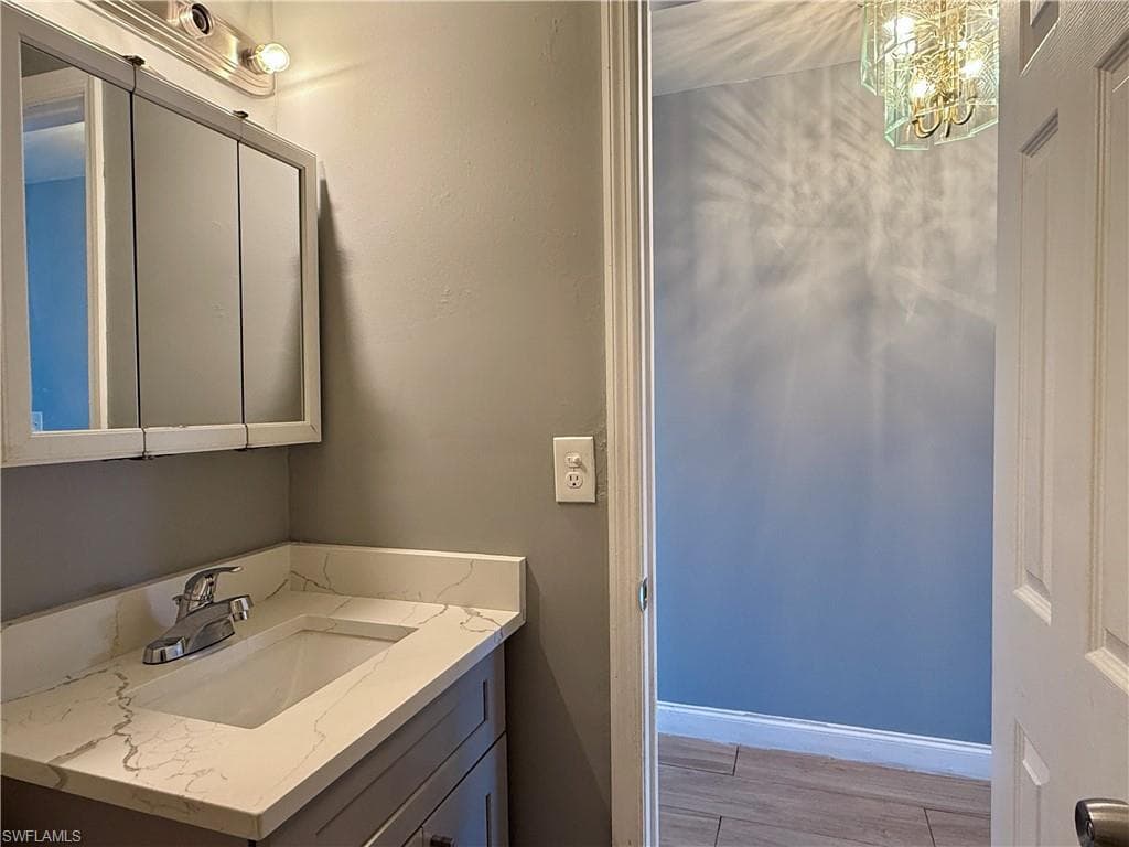 1073 San Remo AVE, NAPLES FL 34104-8