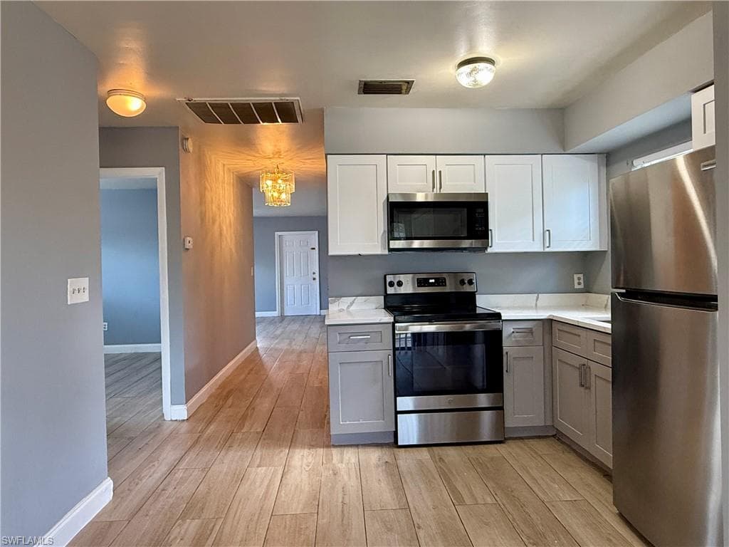 1073 San Remo AVE, NAPLES FL 34104-14