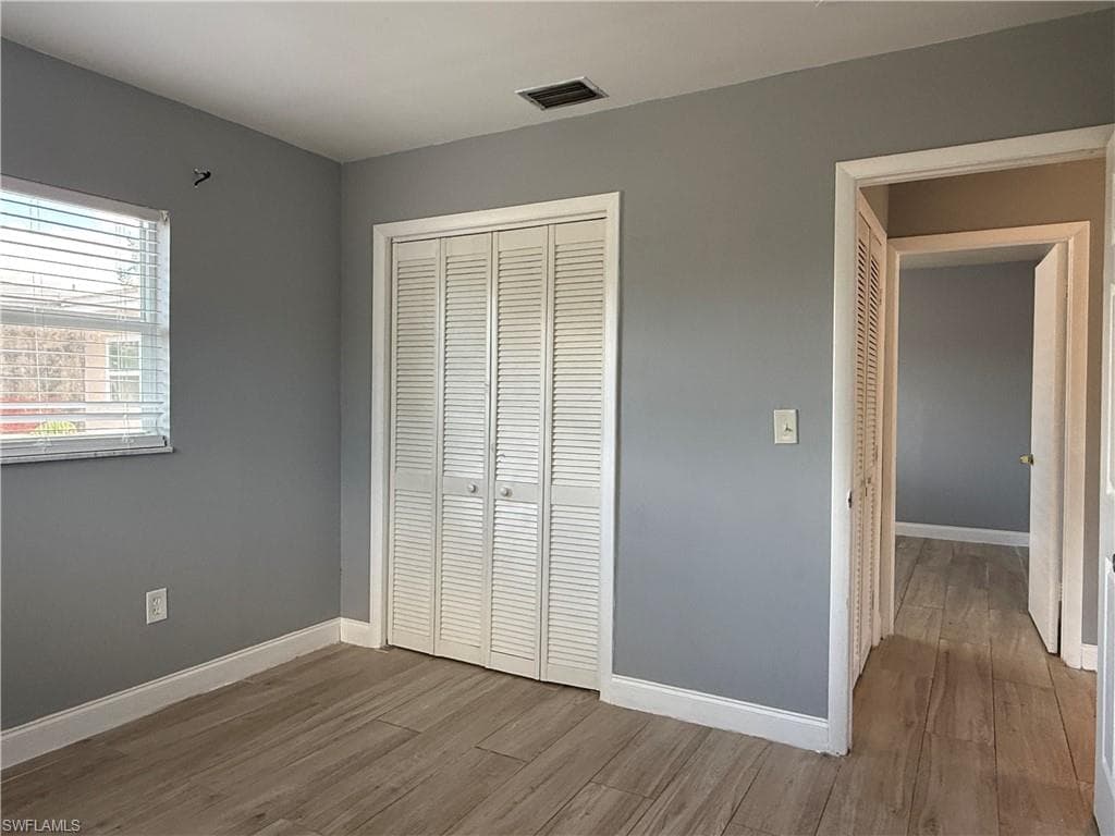 1073 San Remo AVE, NAPLES FL 34104-18