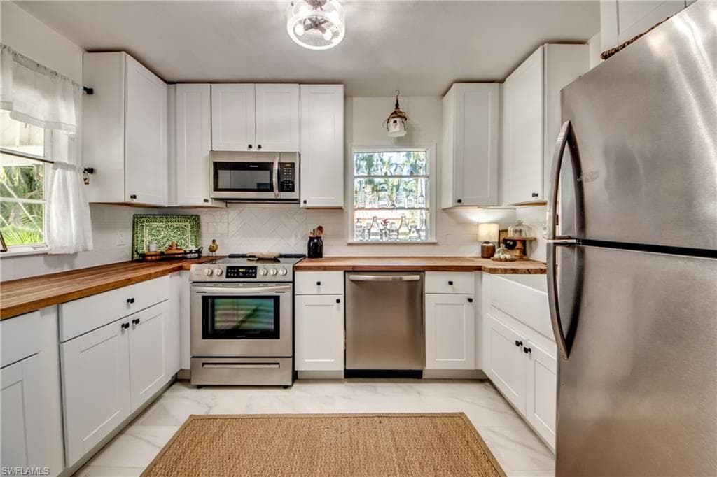 1421 Maravilla AVE, FORT MYERS FL 33901-20
