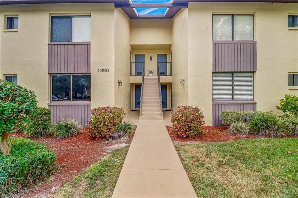 1390 Green Valley CIR # 1101, NAPLES FL 34104-1