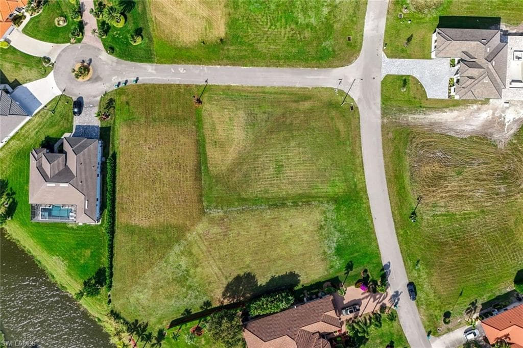18373 Royal Hammock BLVD, NAPLES FL 34114-2