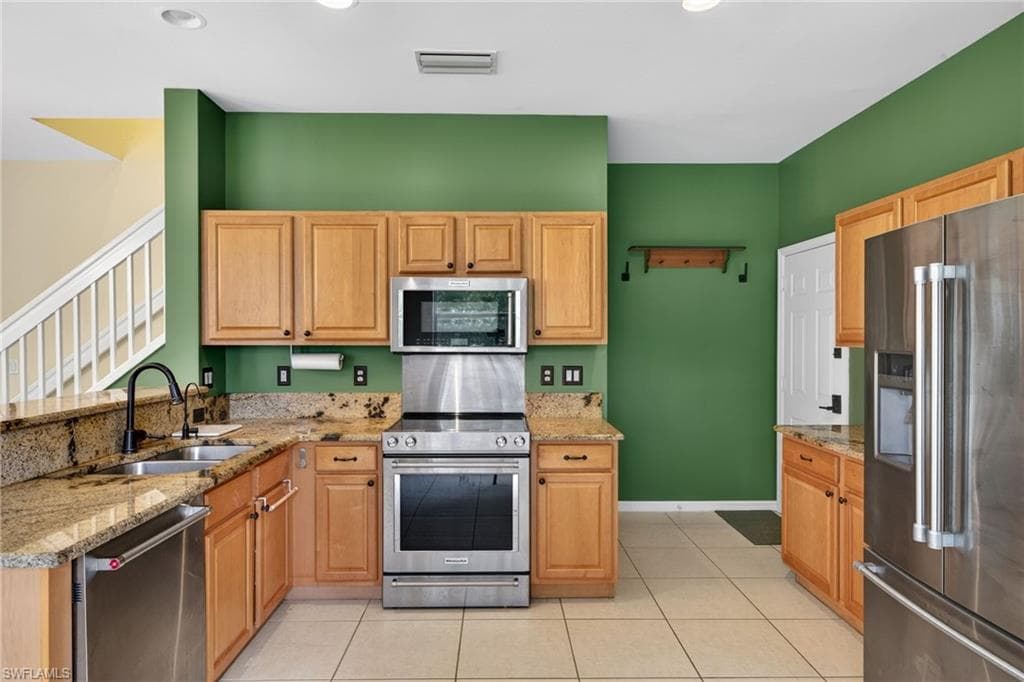 8410 Village Edge CIR # 4, FORT MYERS FL 33919-8