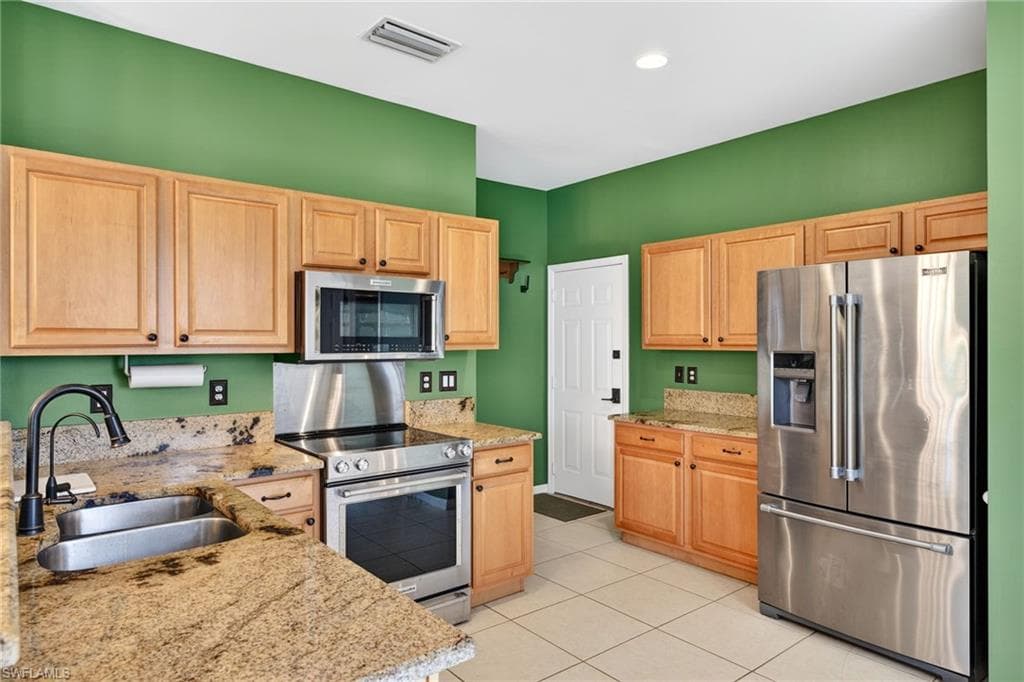 8410 Village Edge CIR # 4, FORT MYERS FL 33919-9