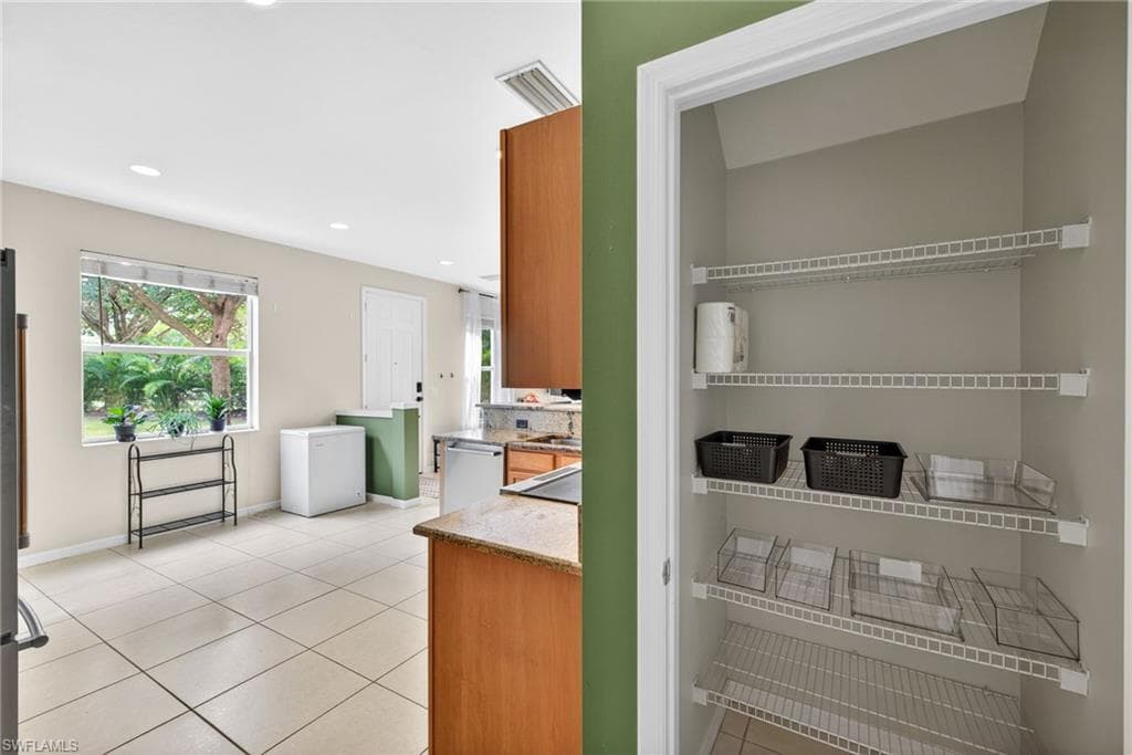 8410 Village Edge CIR # 4, FORT MYERS FL 33919-13