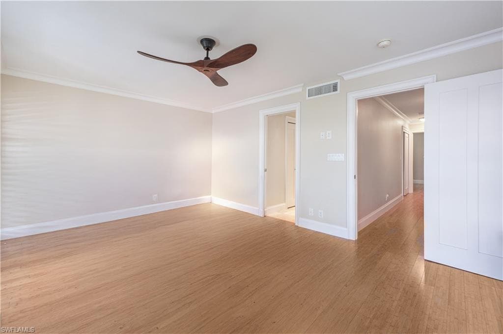 800 RIVER POINT DR # 207, NAPLES FL 34102-29