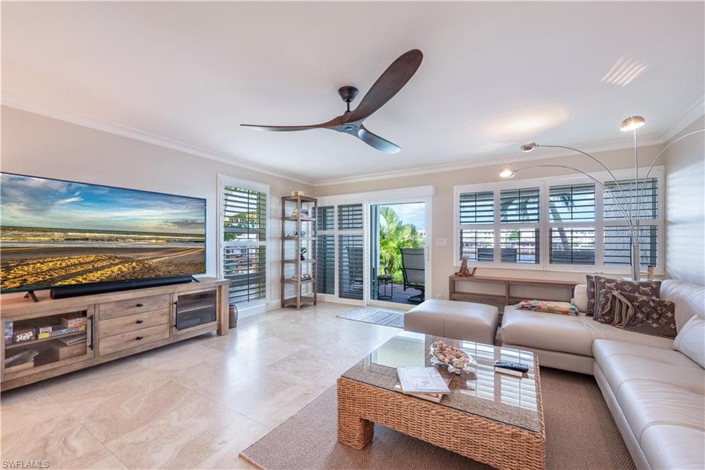 800 RIVER POINT DR # 207, NAPLES FL 34102-10