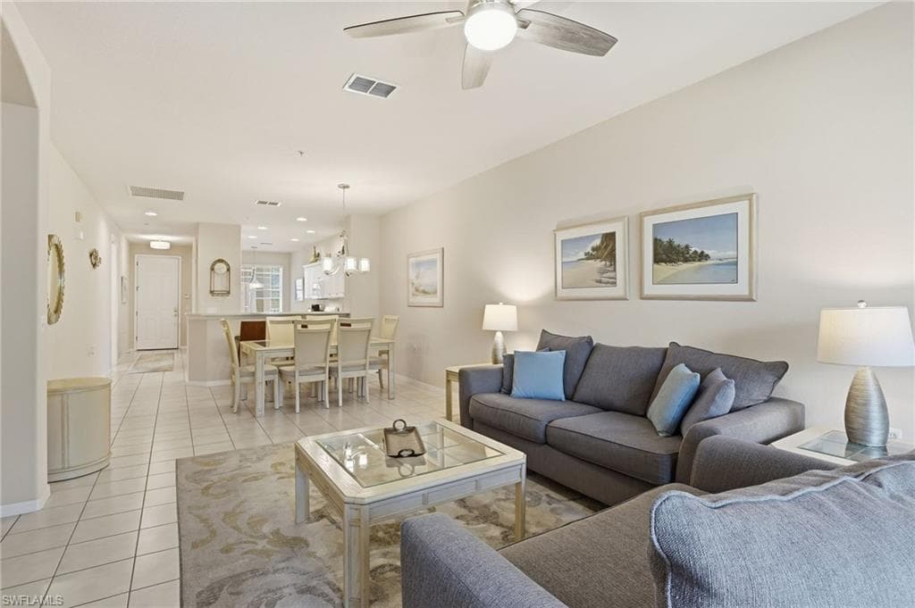 4873 Hampshire CT # 104, NAPLES FL 34112-5