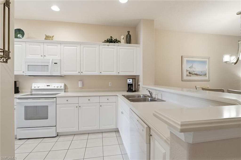 4873 Hampshire CT # 104, NAPLES FL 34112-15