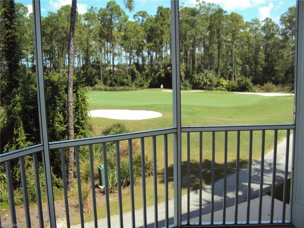 4873 Hampshire CT # 104, NAPLES FL 34112-25