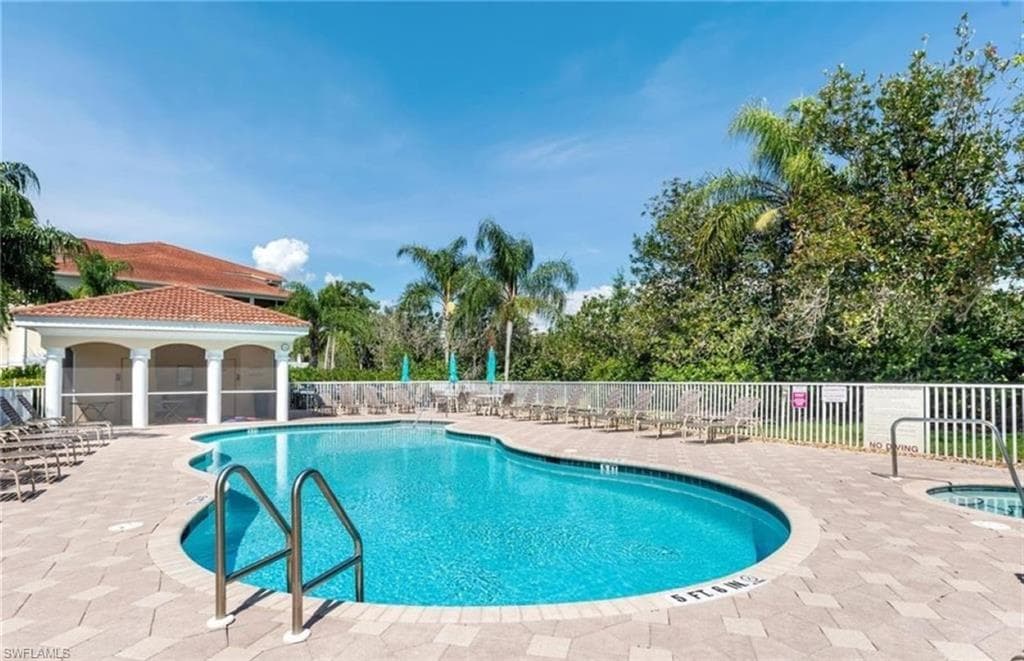 4873 Hampshire CT # 104, NAPLES FL 34112-27