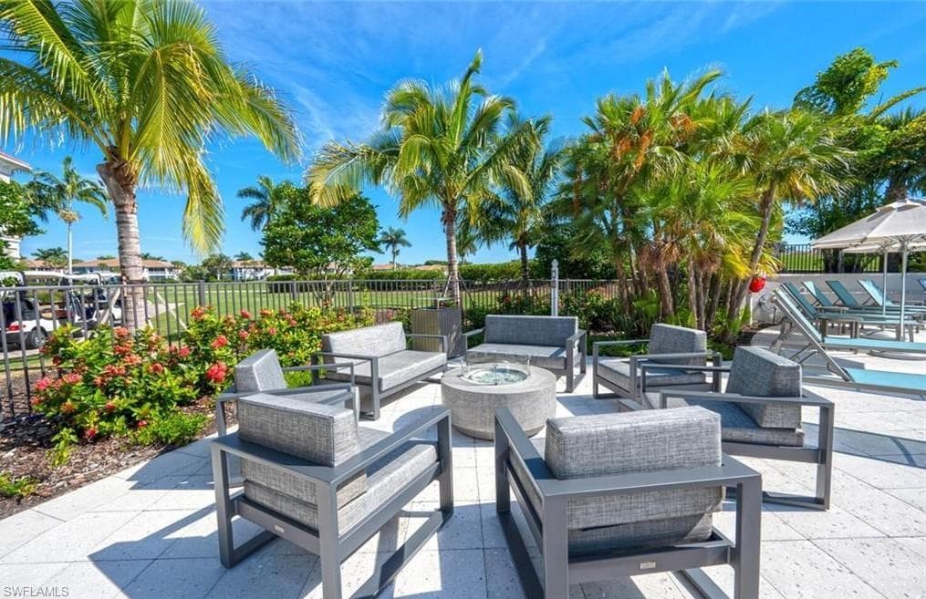 4873 Hampshire CT # 104, NAPLES FL 34112-40