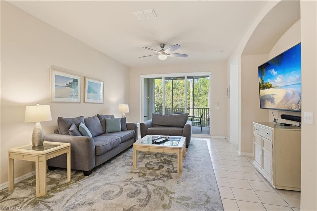 4873 Hampshire CT # 104, NAPLES FL 34112-3