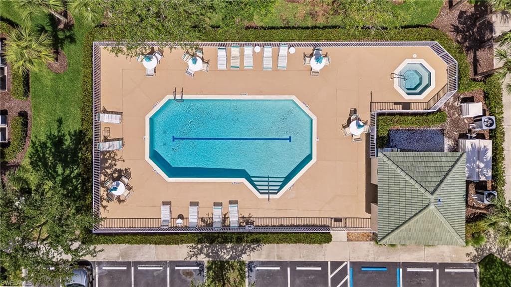 4940 Cougar CT S # 104, NAPLES FL 34109-27