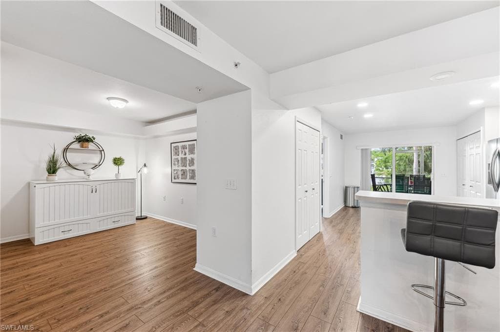 4940 Cougar CT S # 104, NAPLES FL 34109-4