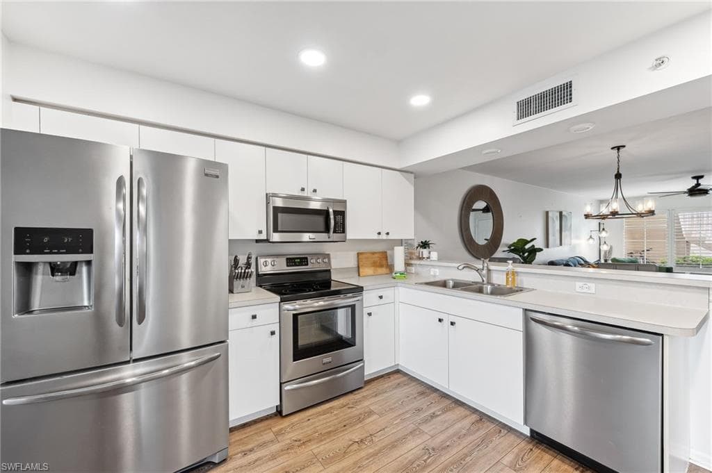 4940 Cougar CT S # 104, NAPLES FL 34109-9