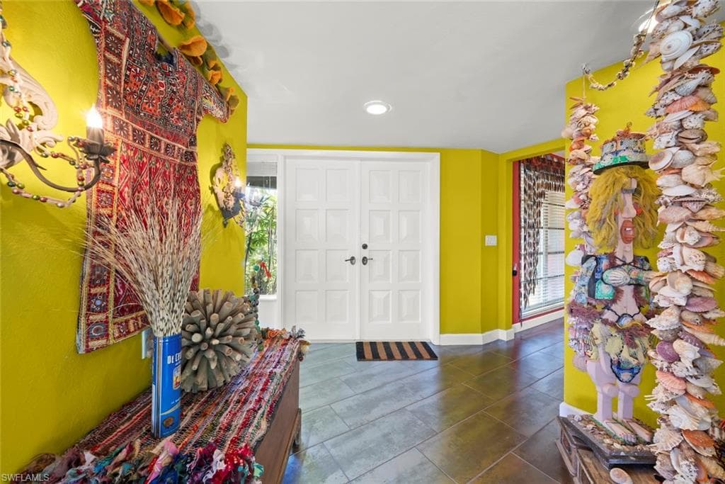 6076 Castaways LN, SANIBEL FL 33957-5