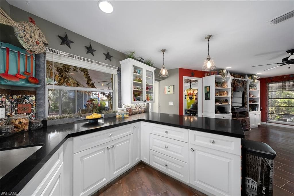 6076 Castaways LN, SANIBEL FL 33957-21