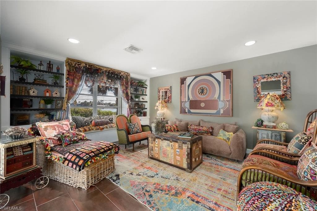 6076 Castaways LN, SANIBEL FL 33957-8