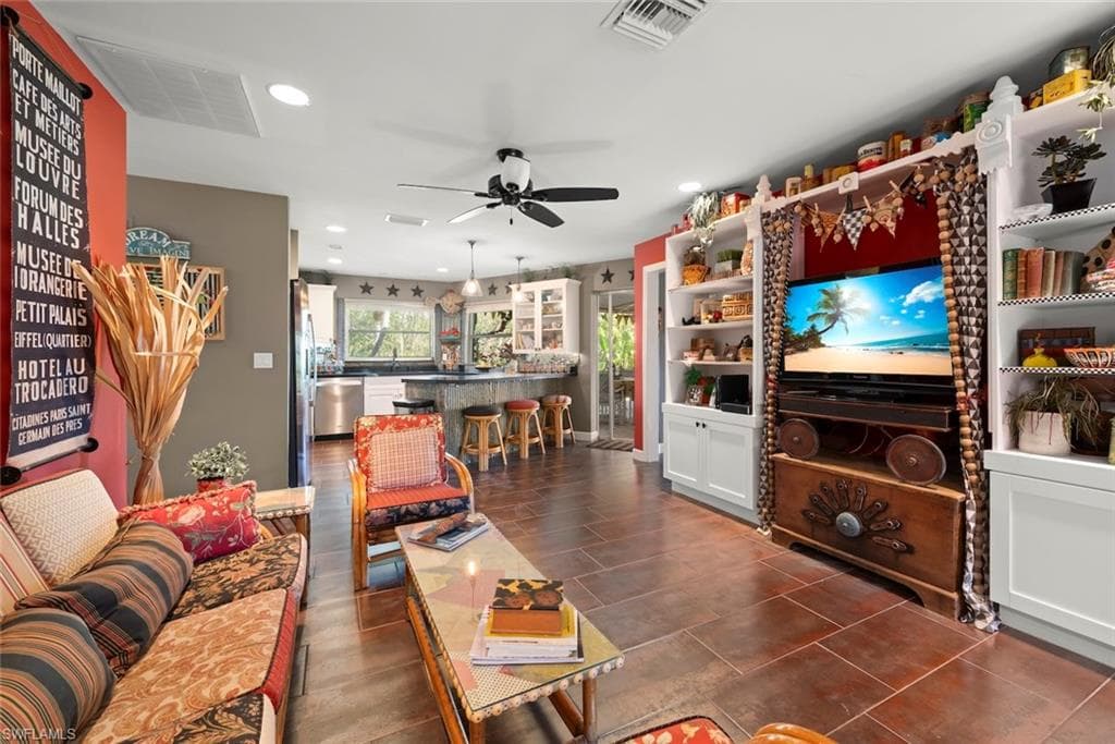 6076 Castaways LN, SANIBEL FL 33957-23