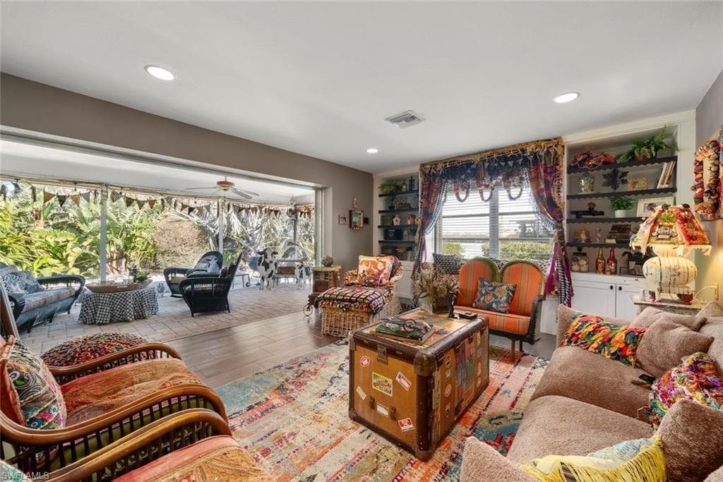 6076 Castaways LN, SANIBEL FL 33957-10