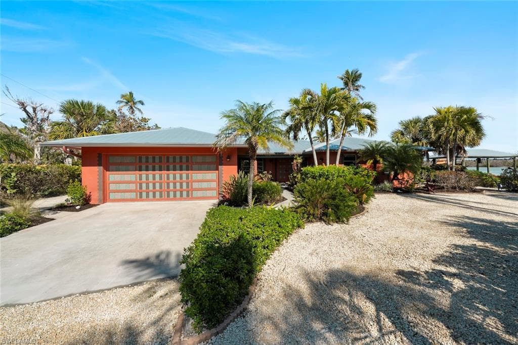 6076 Castaways LN, SANIBEL FL 33957-3