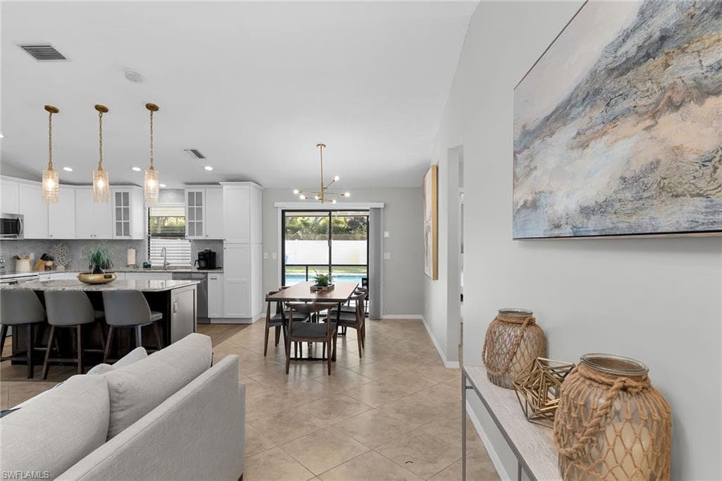 186 Wickliffe DR, NAPLES FL 34110-2