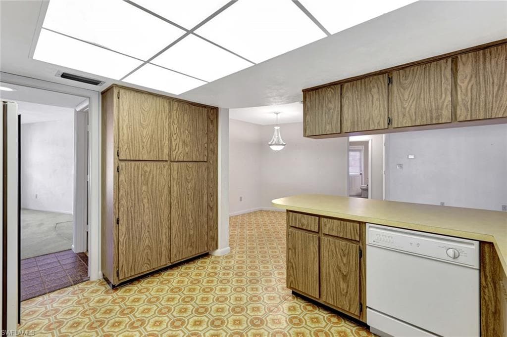 307 Country Club DR, NAPLES FL 34110-22