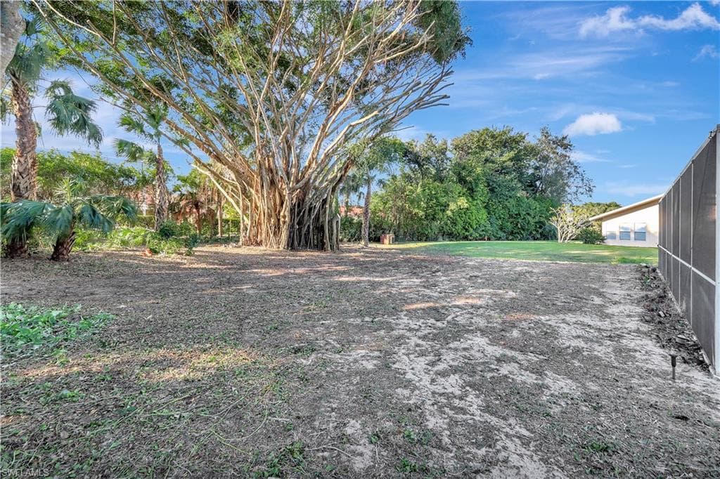 307 Country Club DR, NAPLES FL 34110-4