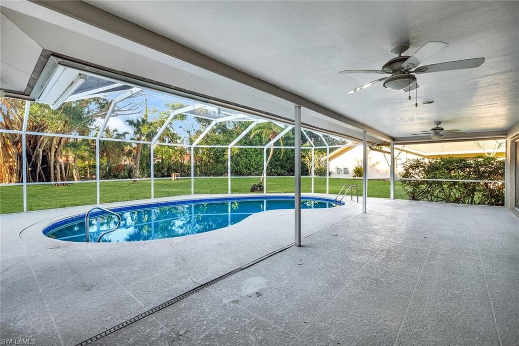 307 Country Club DR, NAPLES FL 34110-37