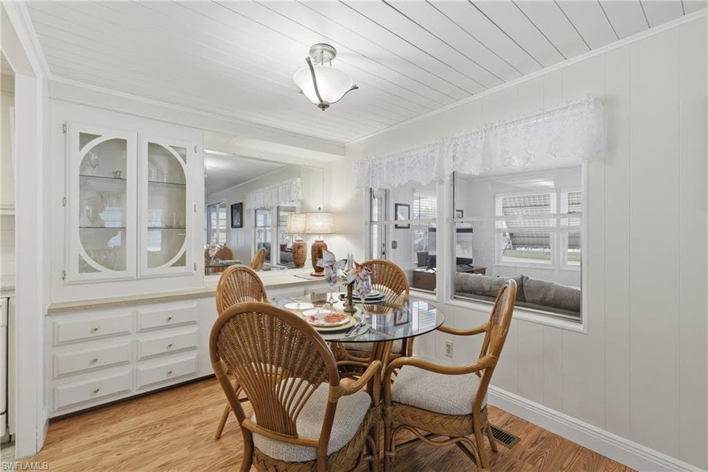 613 Pine Grove CT, NORTH FORT MYERS FL 33917-8