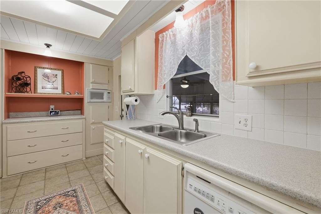 613 Pine Grove CT, NORTH FORT MYERS FL 33917-13