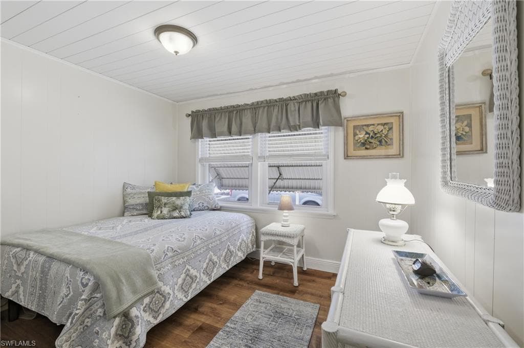 613 Pine Grove CT, NORTH FORT MYERS FL 33917-17