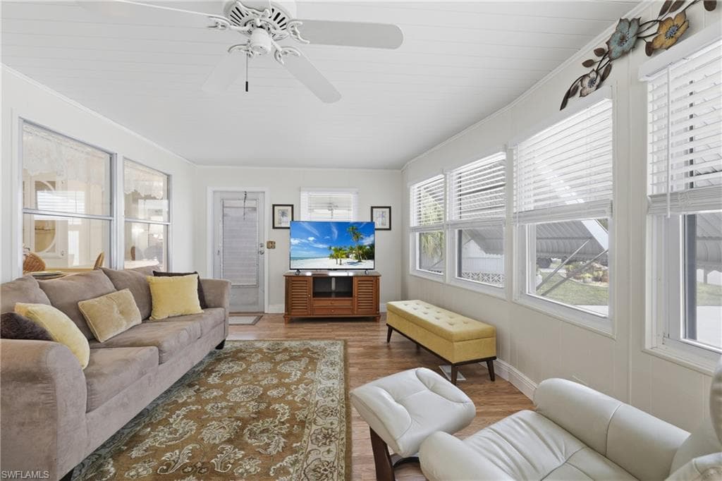 613 Pine Grove CT, NORTH FORT MYERS FL 33917-3