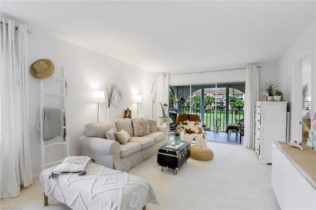 1056 Forest Lakes DR # A201, NAPLES FL 34105-1