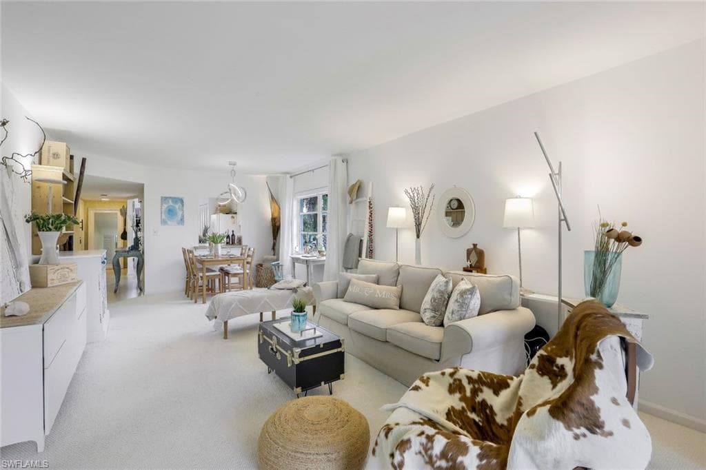 1056 Forest Lakes DR # A201, NAPLES FL 34105-4