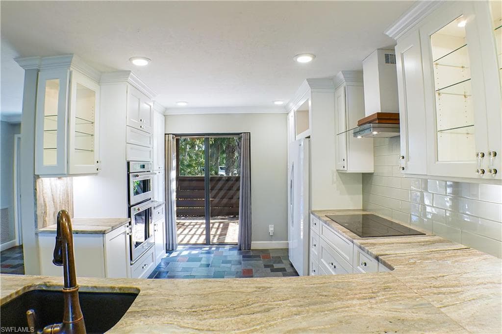 112 pinebrook DR, FORT MYERS FL 33907-2