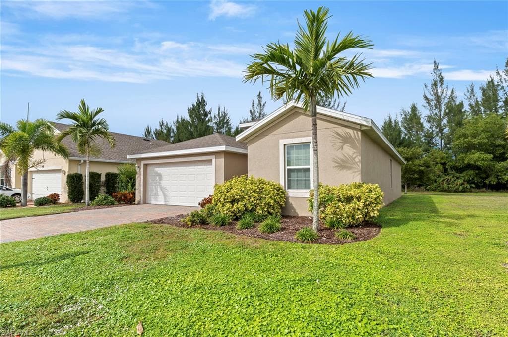 2709 Loreto CT, CAPE CORAL FL 33909-1