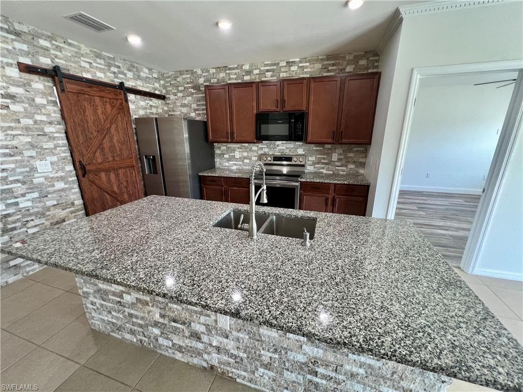 10293 Silver Pond LN, LEHIGH ACRES FL 33936-12